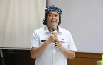 Wakil Wali Kota Tasikmalaya Diky Chandra ingatkan SKPD Tasikmalaya agar kompak dan serius dalam menanggapi audiensi masyarakat Tasikmalaya