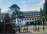 Desain Baru Gerbang Gedung Sate Tuai Pro-Kontra, Gubernur Dedi Mulyadi Angkat Suara