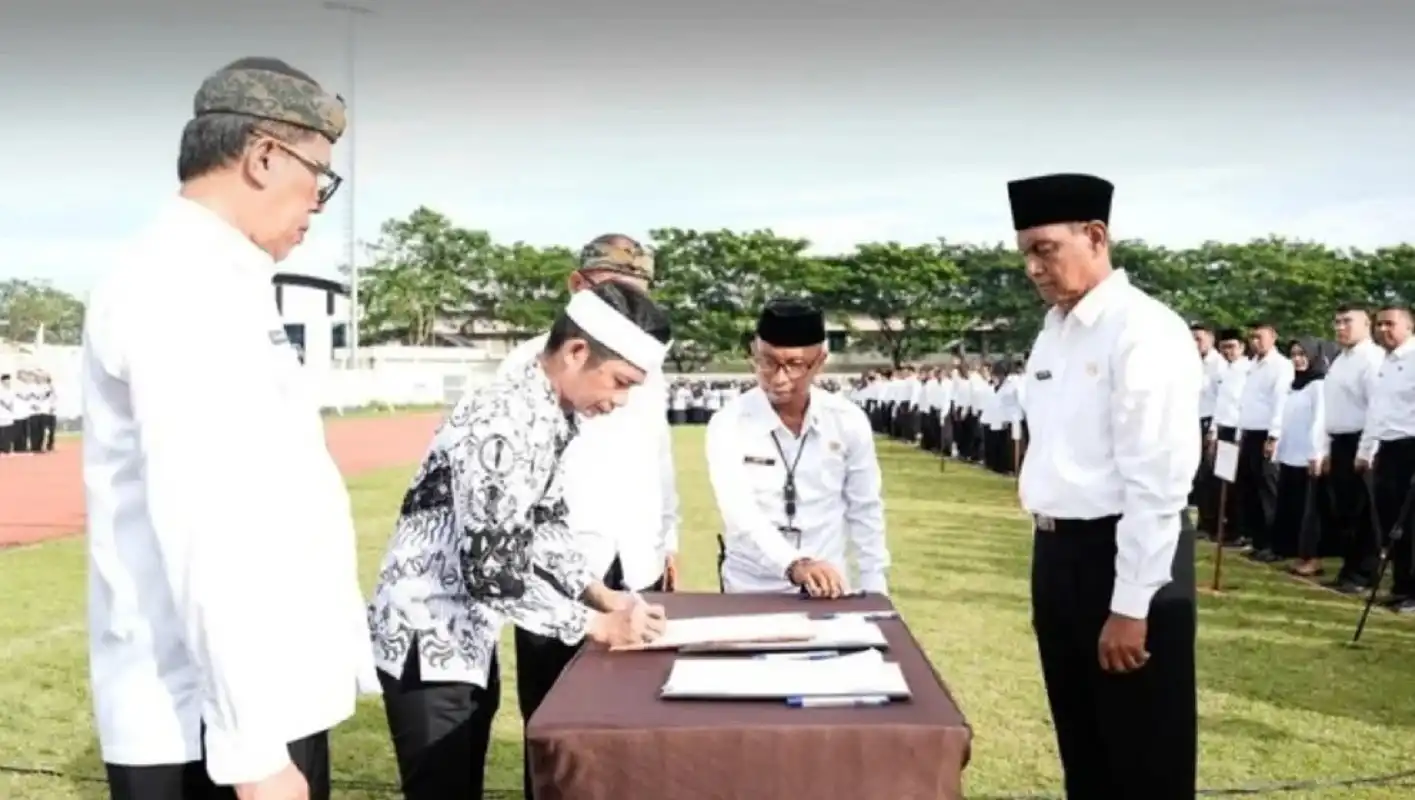 Bupati Purwakarta Om Zein Lantik 4408 PPPK Paruh Waktu