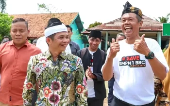 Bupati Purwakarta meninjau SMPN 1 Babakancikao setelah kemenangan kasasi MA