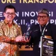 Penyerahan penghargaan Inovasi BAYARIN Pemkab Purwakarta di ASN LIFT Expo 2025 Surabaya.