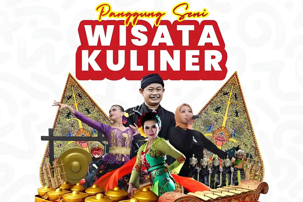 Keramaian warga di Wisata Kuliner Purwakarta GOR Purnawarman menikmati jajanan UMKM dan hiburan.