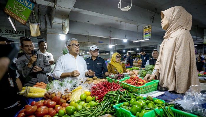 Farhan Pastikan Harga Bahan Pokok di Kota Bandung Terkendali dan Stok Aman