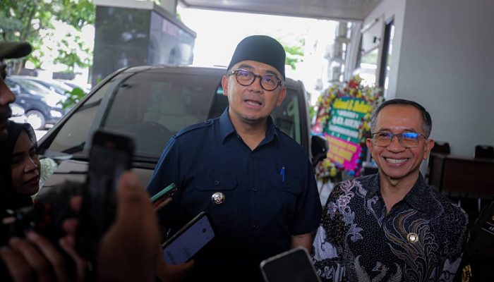 Pakan Satwa Kebun Binatang Bandung Pakai APBN, Farhan Minta Kejari Lakukan Pendampingan Hukum