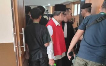 Edison Siregar Dituntut 2,5 Tahun karena Tipu 700 Sekolah, Modus Pakai Name Tag Kemendikbud