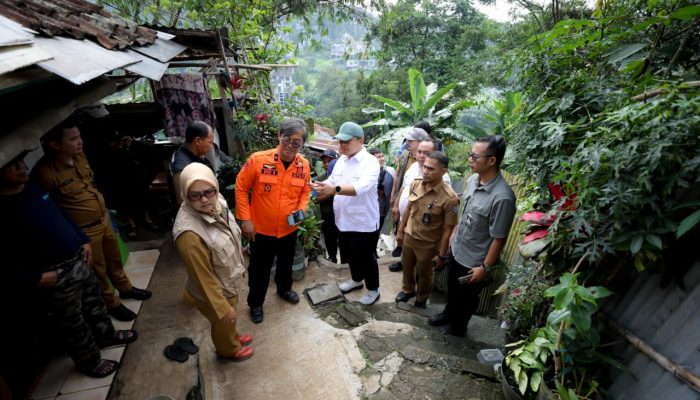 Dua Rumah di Ciumbuleuit Terancam Longsor, Pemkot Bandung Evakuasi Warga Zona Rawan