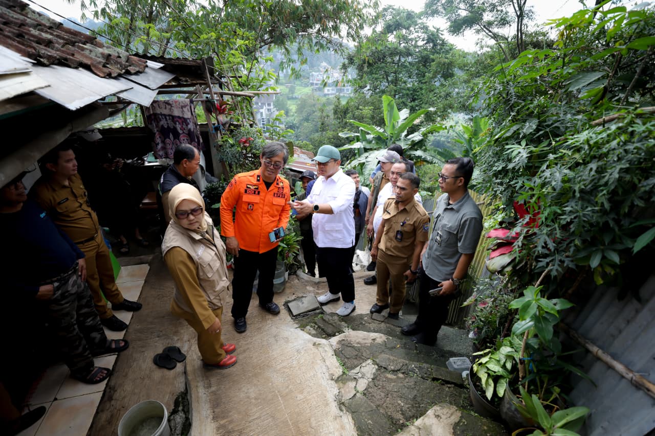 Dua Rumah di Ciumbuleuit Terancam Longsor, Pemkot Bandung Evakuasi Warga Zona Rawan