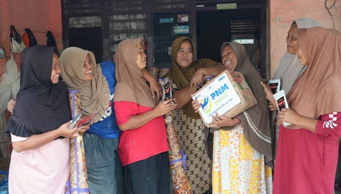Solidaritas Usaha Mikro: Produk Nasabah PNM Dikirim untuk Korban Banjir dan Longsor di Aceh