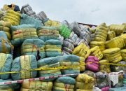 Lanal Cirebon Gagalkan Penyelundupan 41 Ribu Pakaian dari Malaysia di Pelabuhan Patimban