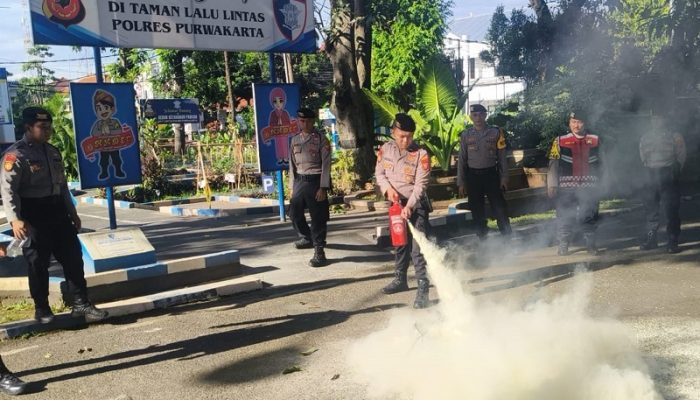 Antisipasi Bencana, Satuan Samapta Polres Purwakarta Asah Kemampuan SAR Personel