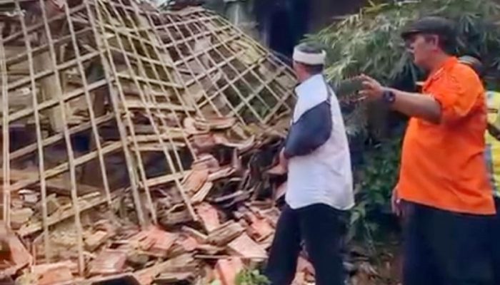 Longsor Arjasari Terjang 7 KK, Pemdaprov Jabar Salurkan Bantuan Logistik Rp270 Juta