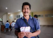 Libur Tahun Baru 2026, Sopir Angkot Bandung Tersenyum Lebar