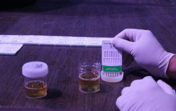 BNN Bandung Barat gelar tes urine sopir bus wisata Lembang.