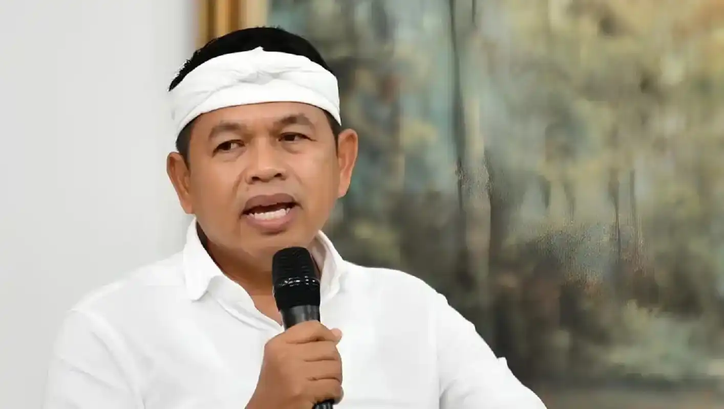 Gubernur Jawa Barat Dedi Mulyadi meliburkan angkot Bandung saat Tahun Baru