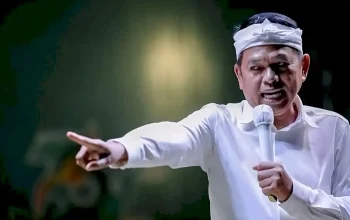 Gubernur Jawa Barat Dedi Mulyadi tinjau kasus perusakan kebun teh Pangalengan.