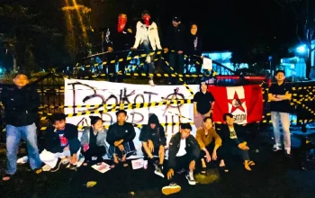 GMNI Purwakarta segel gedung DPRD tolak Propemperda tanpa naskah akademik