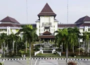 Tangkap 10 Orang di Bekasi, KPK Segel Ruang Kerja Bupati Ade Kuswara Kunang