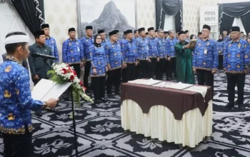 Modus penipuan catut nama pejabat Purwakarta Sri Jaya Midan dan M Fahrorozi.