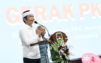 Om Zein sampaikan rencana Jalan KK Singawinata jadi Braga Purwakarta.