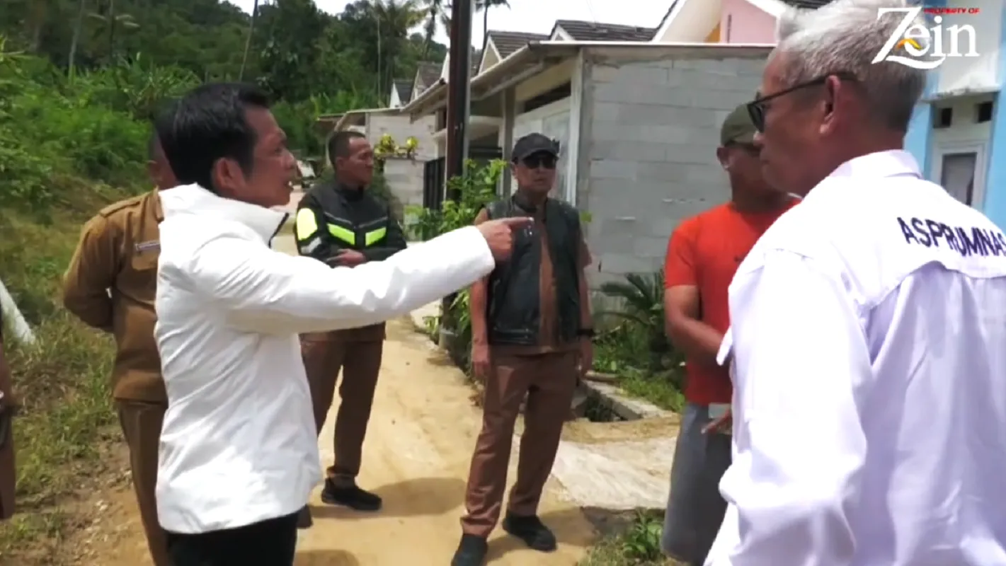 : Om Zein sidak banjir di perumahan Bumi Villa Jatiluhur Purwakarta dan menegur pengembang