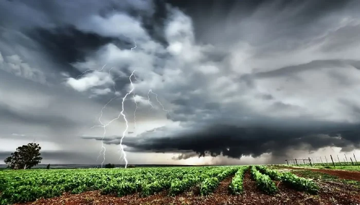 Warga Jabar Waspada, BMKG Peringatkan Cuaca Ekstrem Awal Desember 2025