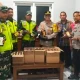 Razia miras di Purwakarta Polsek Plered amankan puluhan botol alkohol jelang Nataru.