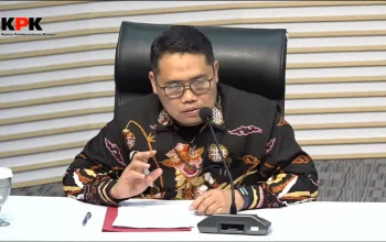 Segel KPK di rumah Kajari Bekasi usai OTT Bupati Bekasi