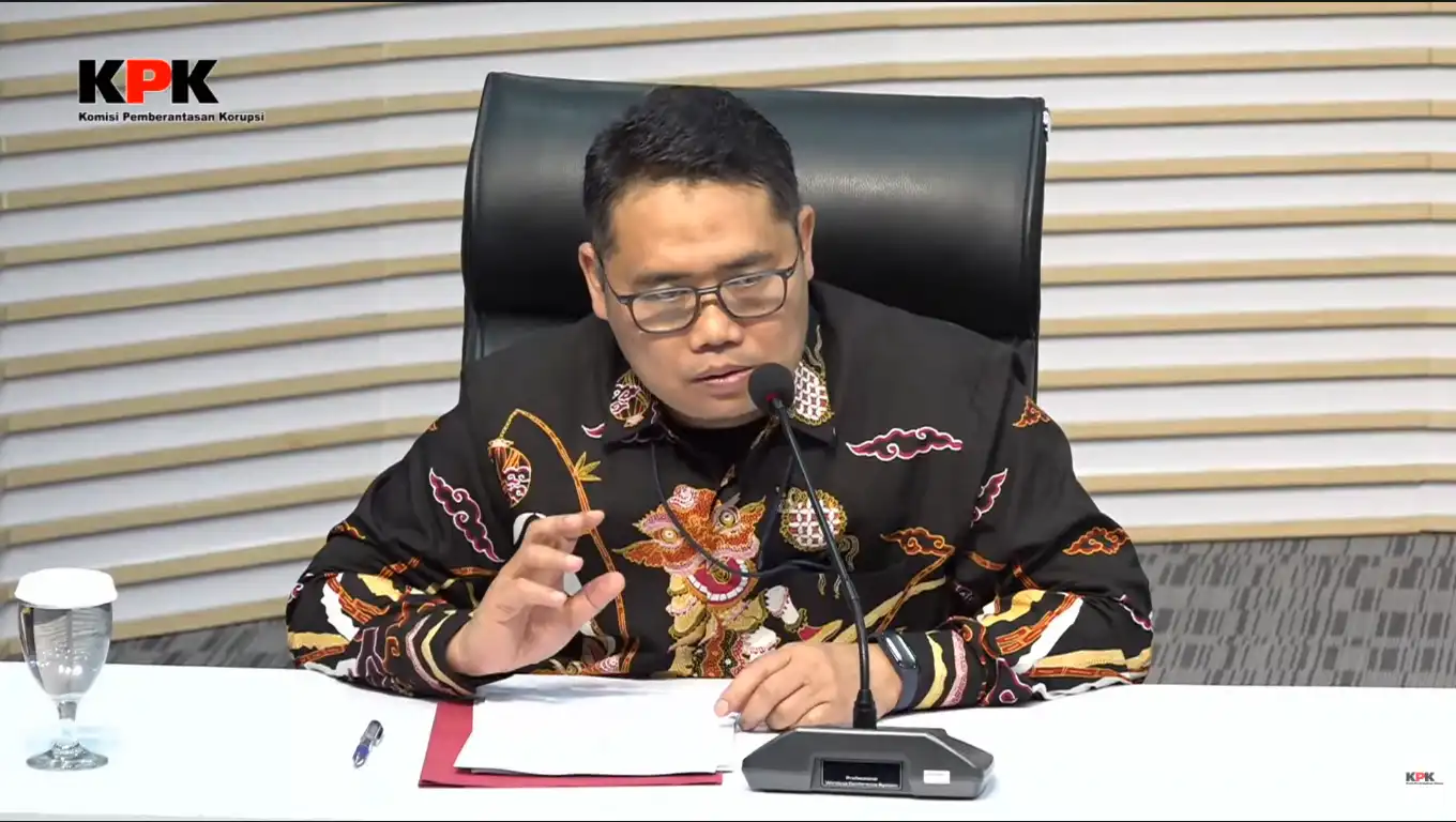 Segel KPK di rumah Kajari Bekasi usai OTT Bupati Bekasi