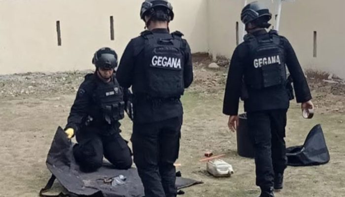 Kotak Diduga Bom Ditemukan di Depan Gereja GKPS Kosambi Kota Bandung