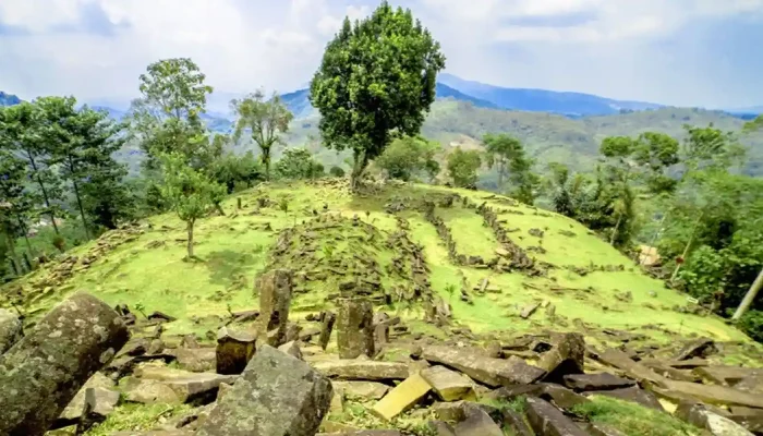 Dibangun 6.000 SM, Situs Gunung Padang Lebih Tua dari Piramida Mesir