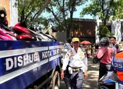 Jangan Tunggu Viral, Farhan Minta OPD Tertibkan Parkir Liar di Bandung