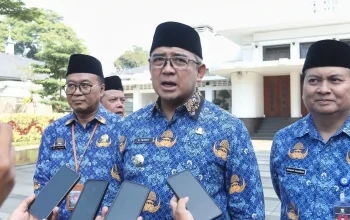Wali Kota Bandung Muhammad Farhan bicara soal sengketa lahan Sukahaji dan bentrokan Pasirkoja.