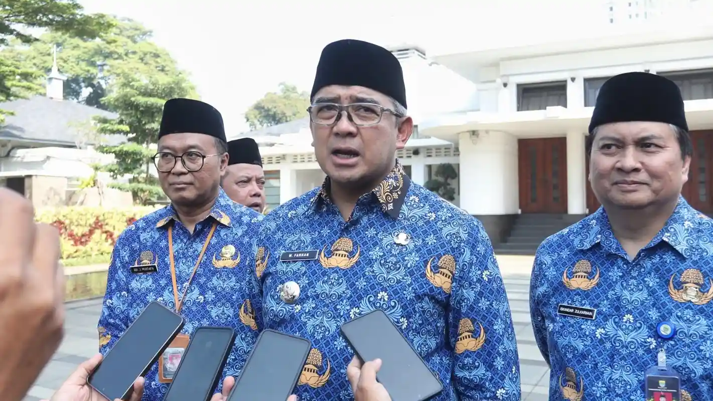 Wali Kota Bandung Muhammad Farhan bicara soal sengketa lahan Sukahaji dan bentrokan Pasirkoja.
