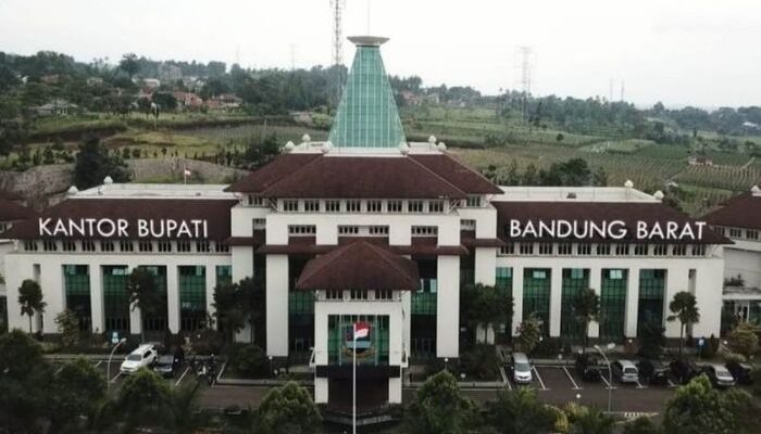 Pemkab Bandung Barat Resmi Berhentikan 64 Orang Tenaga Honorer Teknis