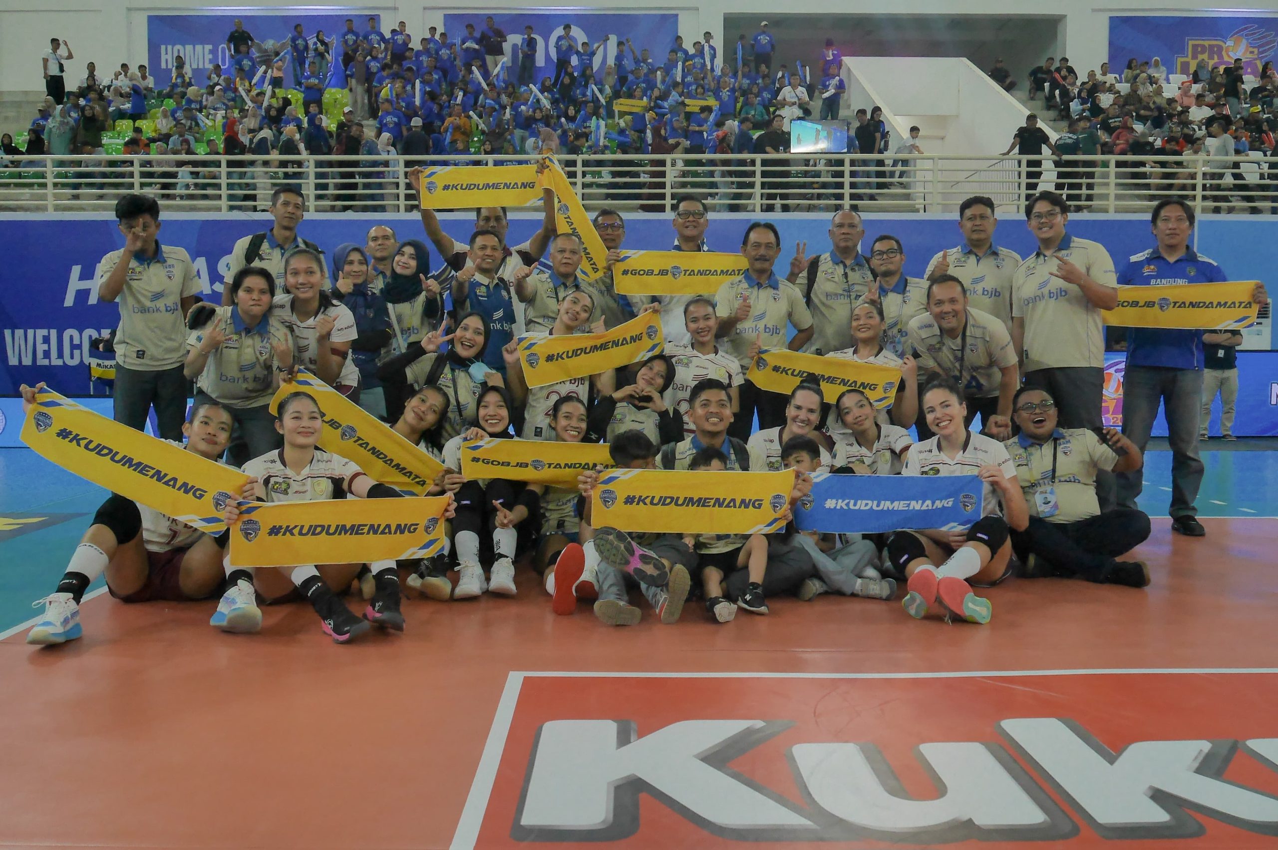 Mental Juara Bandung bjb Tandamata Diuji, Tumbangkan Falcons 3-0