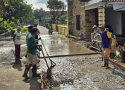 Telak! Jalan Rusak Tak Kunjung Diperbaiki, Warga di Ciamis Bangun Akses Jalan Secara Swadaya