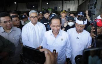 Menteri Lingkungan Hidup Hanif Faisol Nurofiq di Bandung