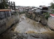 Pintu Air Rusak dan Bangunan di Atas Sungai Cikapayang Jadi Perhatian, Segera Dibenahi!