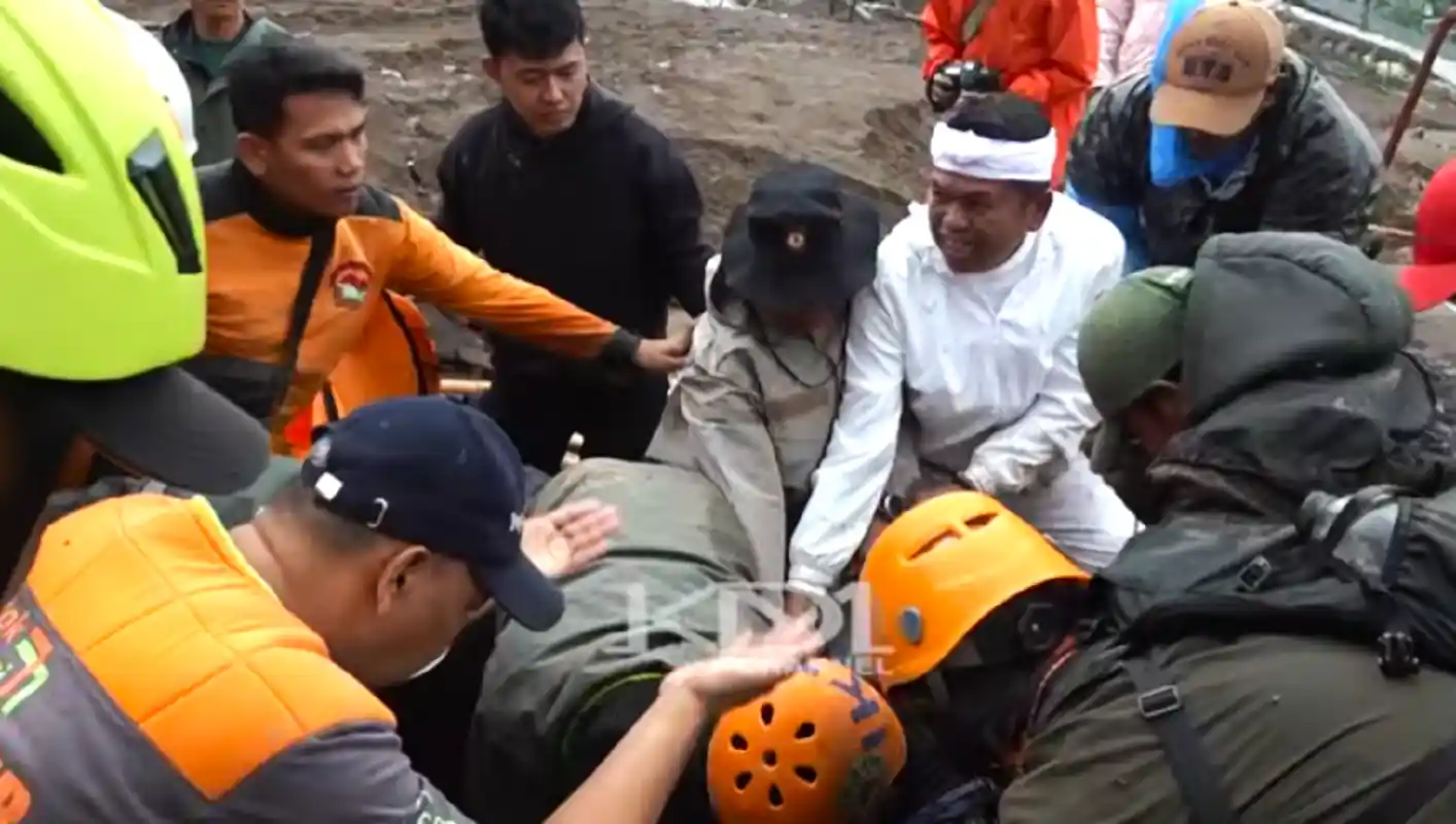 Gubernur Jabar Dedi Mulyadi tinjau lokasi longsor Pasirlangu Bandung Barat kompensasi Rp25 juta korban longsor Bandung Barat