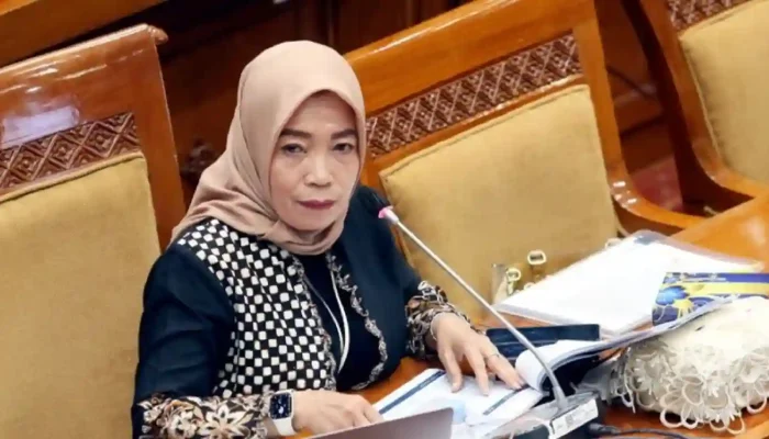 Pemda Dilarang Pecat Guru Honorer, Gaji Disiapkan Pemerintah Pusat