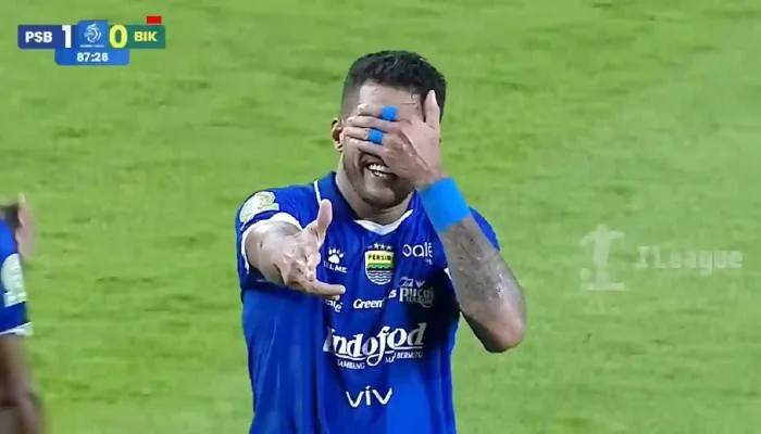 Susah Payah Bongkar ‘Parkir Bus’ PSBS, Persib Akhirnya Menang Tipis