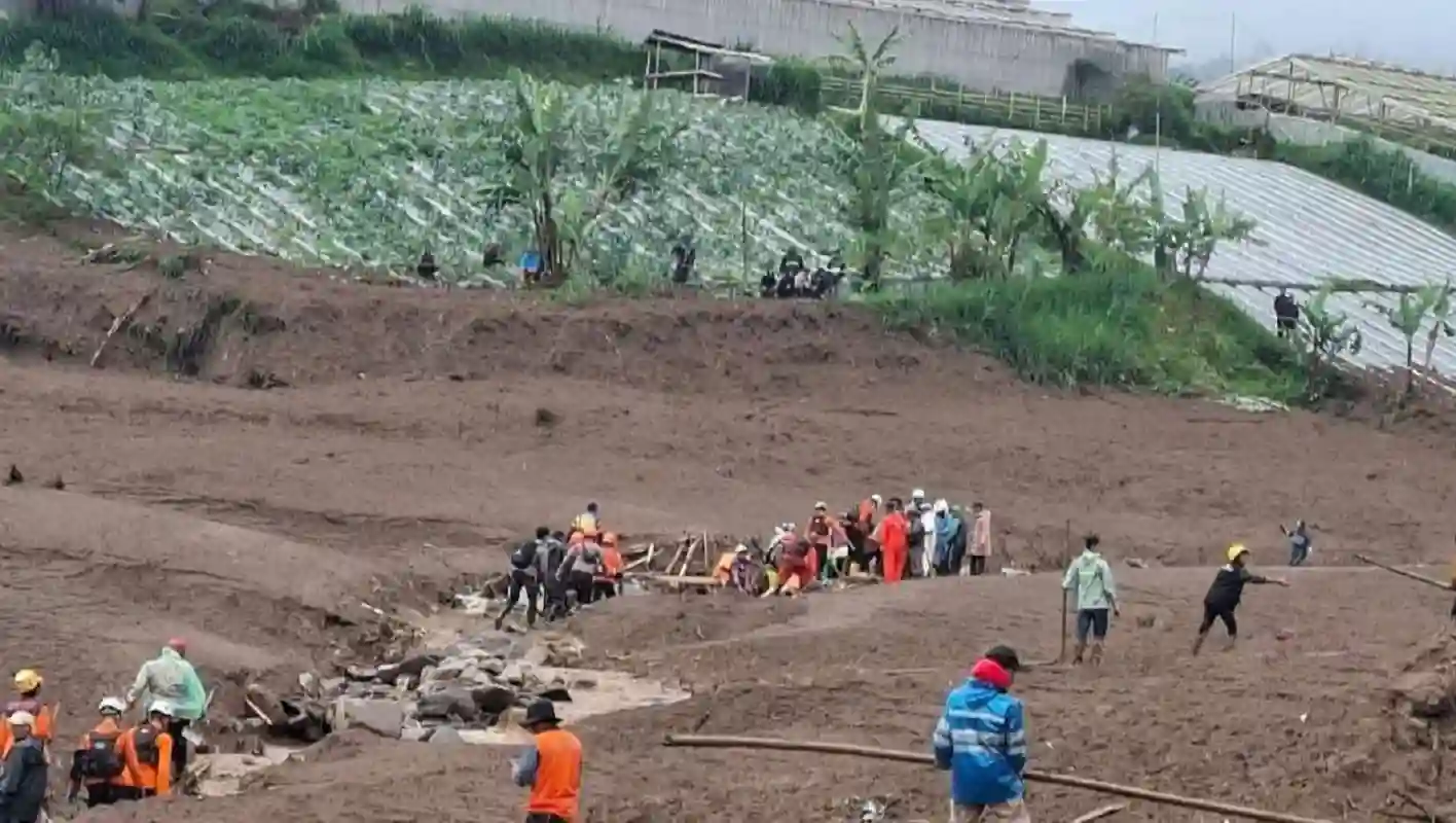 Pencarian korban longsor Gunung Burangrang di Kabupaten Bandung Barat