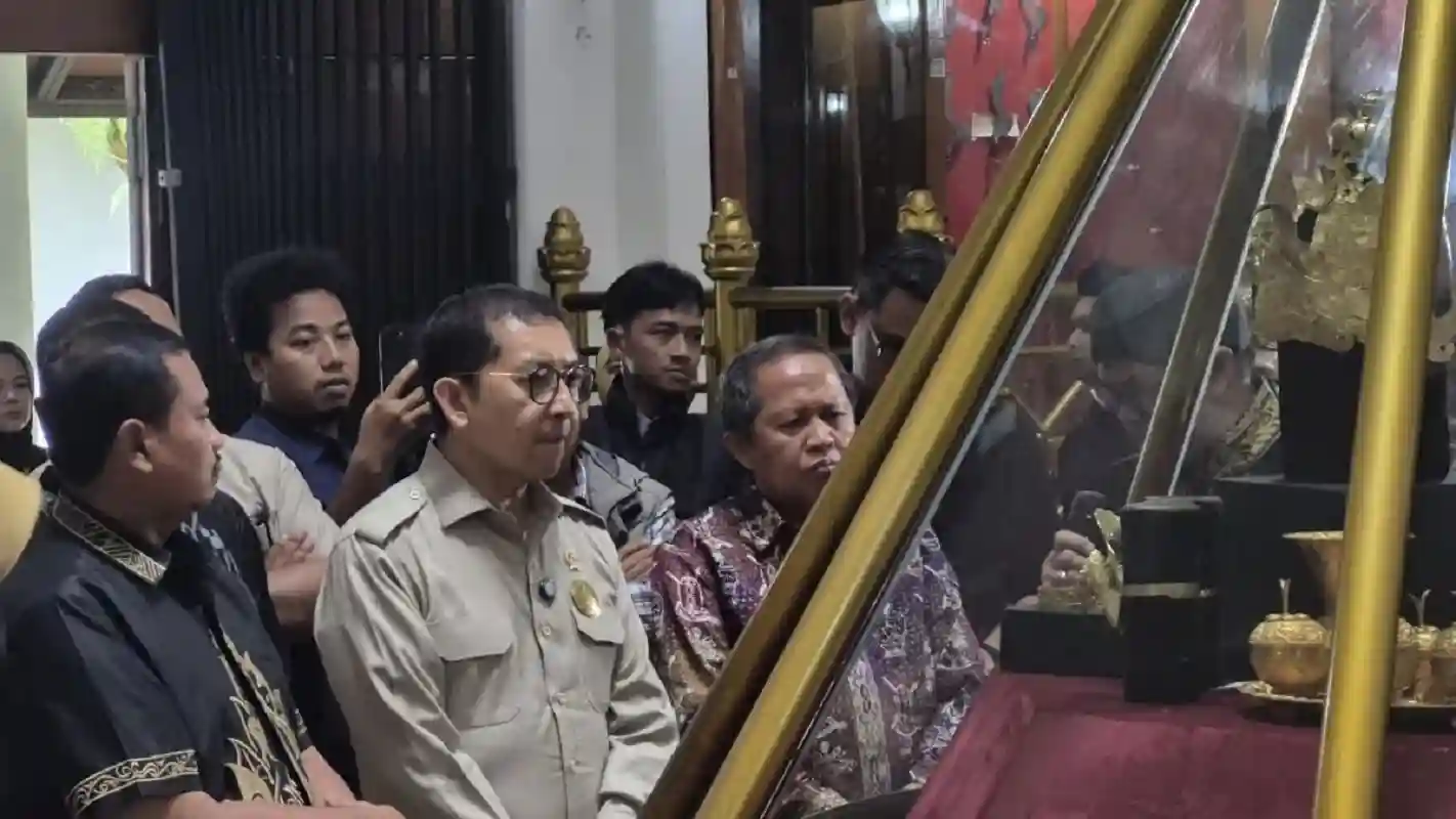 Mahkota Binokasih emas 8 kg simbol peradaban Sunda