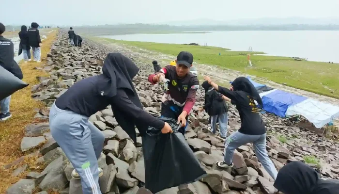 Ngosrek Parang Gombong, Kolaborasi Warga Jaga Wisata Purwakarta