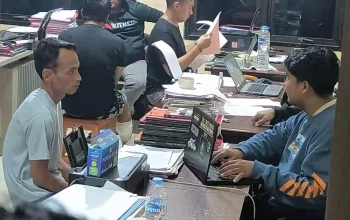 Pelaku pembunuhan di Purwakarta motif utang 100 ribu ditangkap polisi.