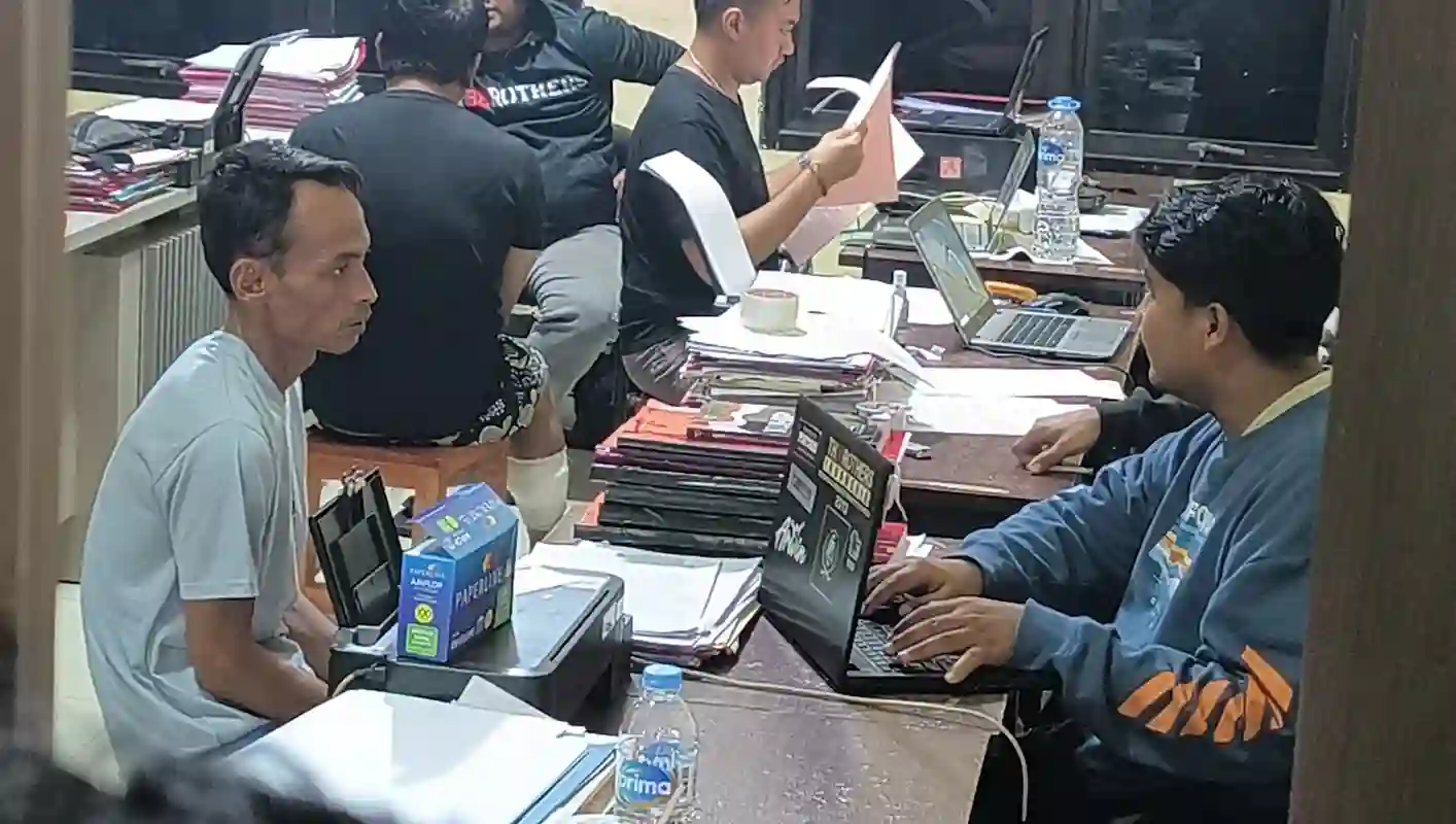 Pelaku pembunuhan di Purwakarta motif utang 100 ribu ditangkap polisi.