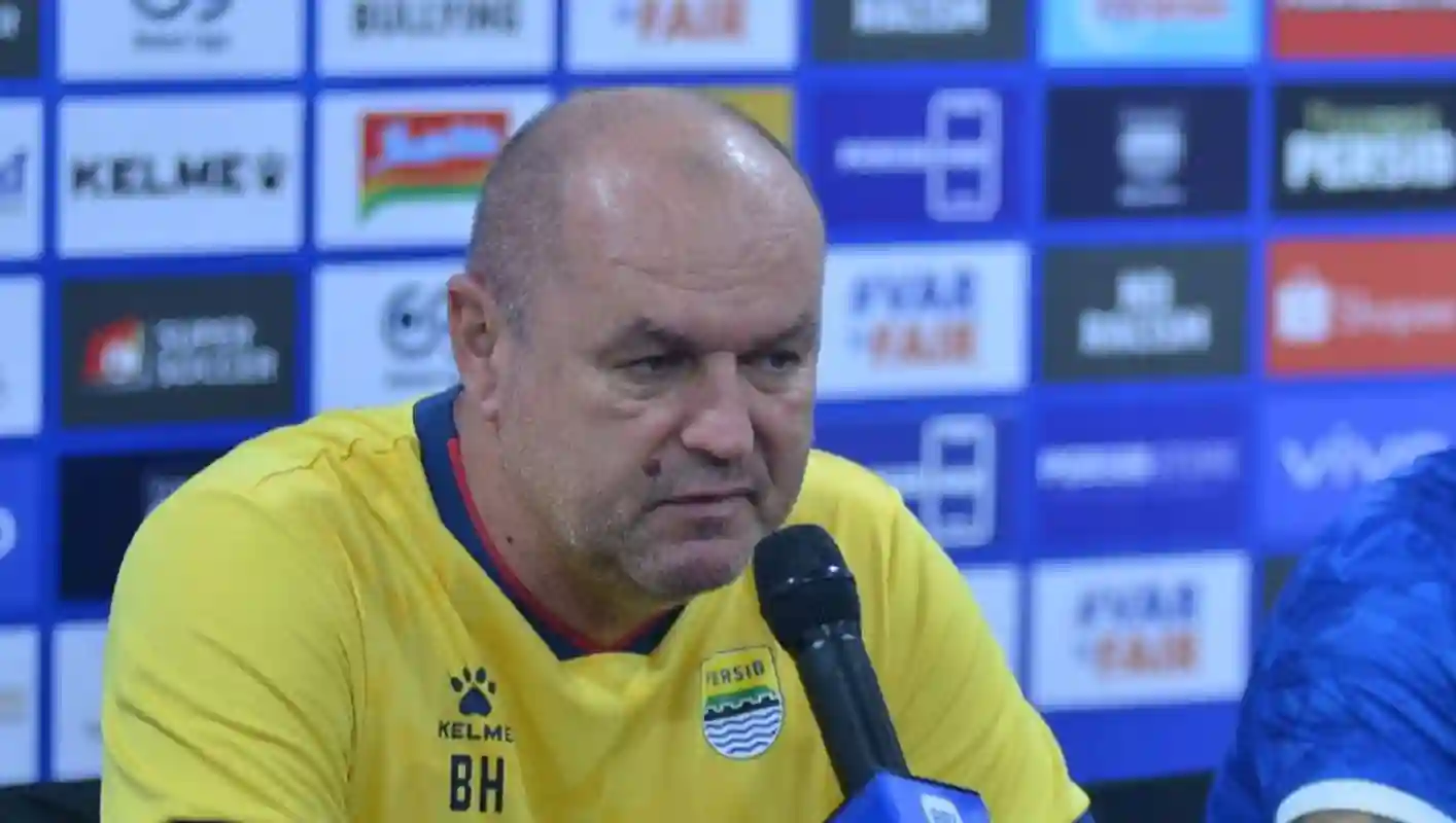 Laga Persib Bandung vs PSBS Biak Super League 2025/26 Stadion GBLA