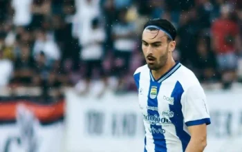 Andrew Jung cetak gol sundulan hasil pertandingan Persis vs Persib Bandung Super League 2026.