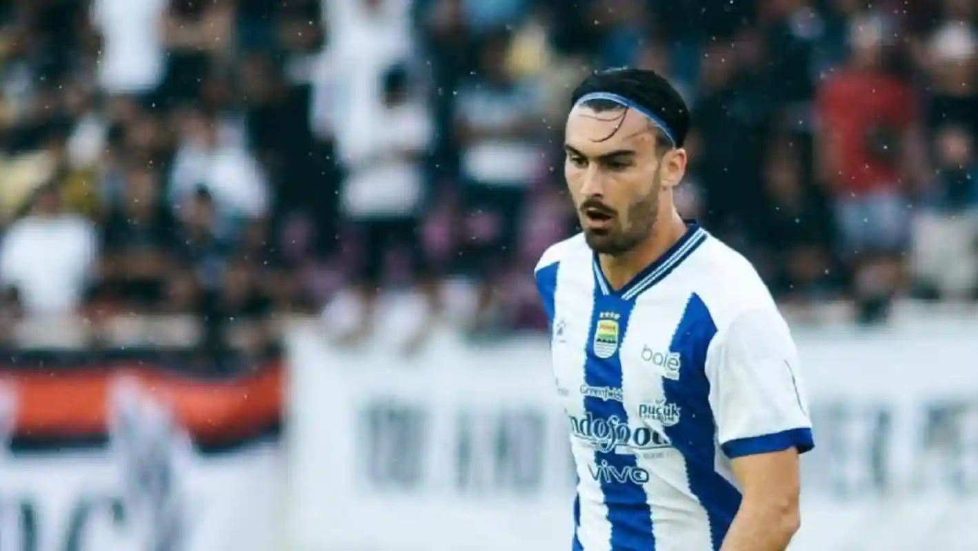 Andrew Jung cetak gol sundulan hasil pertandingan Persis vs Persib Bandung Super League 2026.