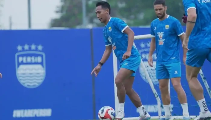 Beckham Putra Comeback, Persib Bandung Siap Kejar Defisit 3 Gol Ratchaburi di GBLA